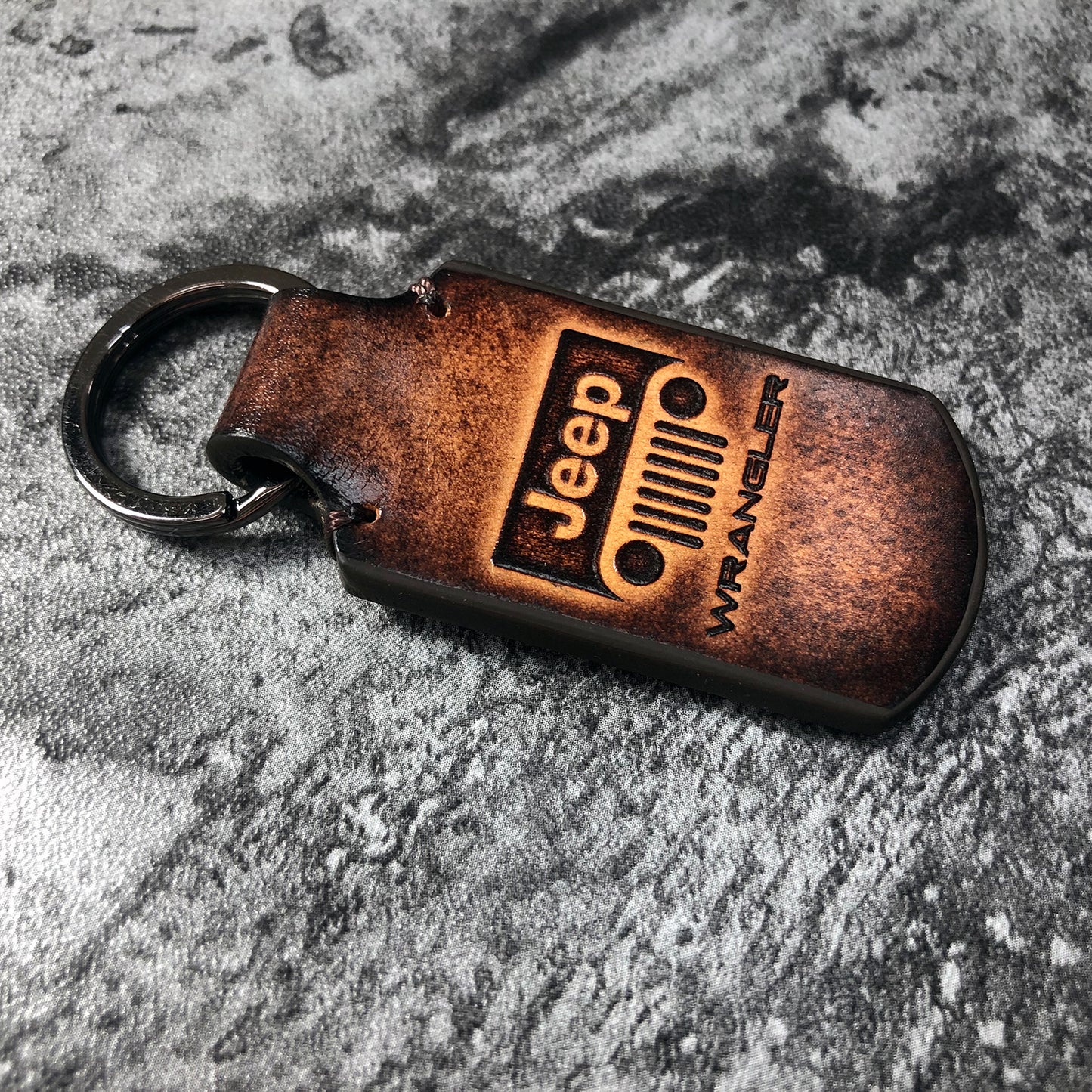 Jeep Wrangler Handmade Leather Keychain – Rounded Rectangle Brown