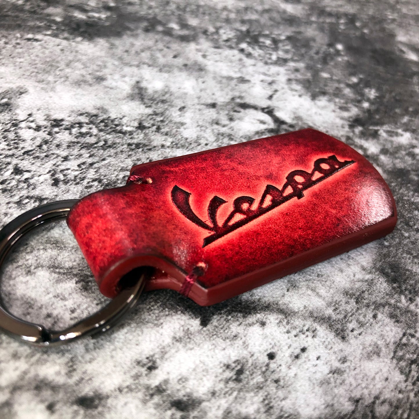 Vespa Leather Keychain – Rounded red
